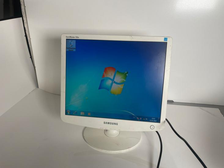 Samsung 732N 17 İNÇ LCD MONİTÖR 