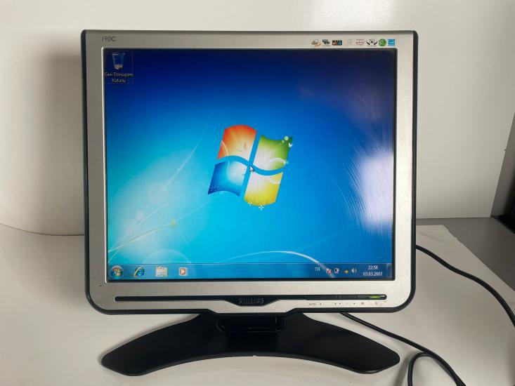 Philips 190C 19 İNÇ LCD Kare Monitor